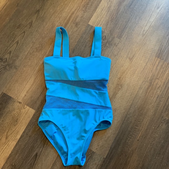 DKNY Swim mesh effect spliced‎ maillot one piece. Worn about 3x - Picture 2 of 7